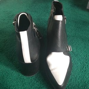 Circus by Sam Edelman Booties!